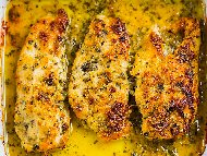 Печени пилешки гърди с чесново масло и пармезан
